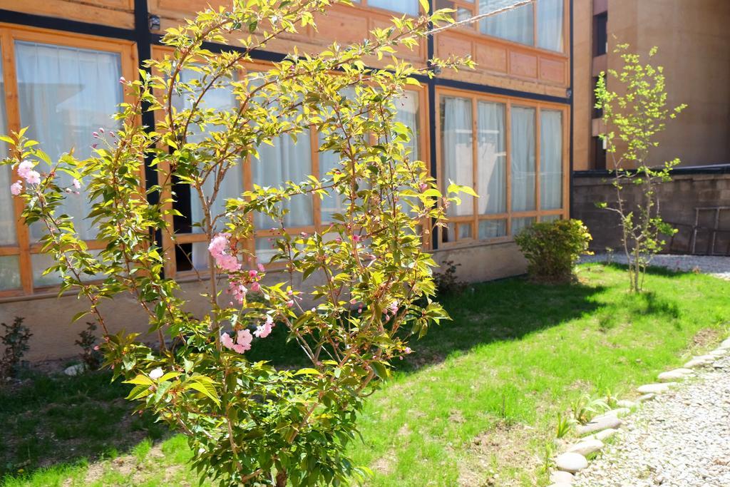 Апартаменти Huksum House Дечен Екстер'єр фото
